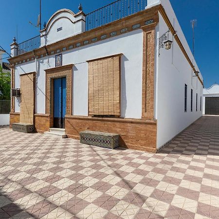 Lovely Home In Sevilla With Kitchenette Gines Exterior photo